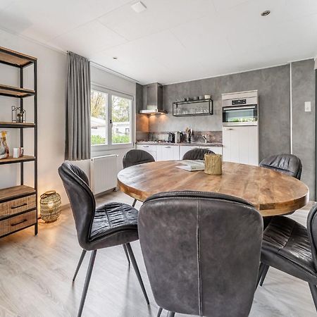 Charming Holiday Home In Kaatsheuvel Near Efteling Exterior photo